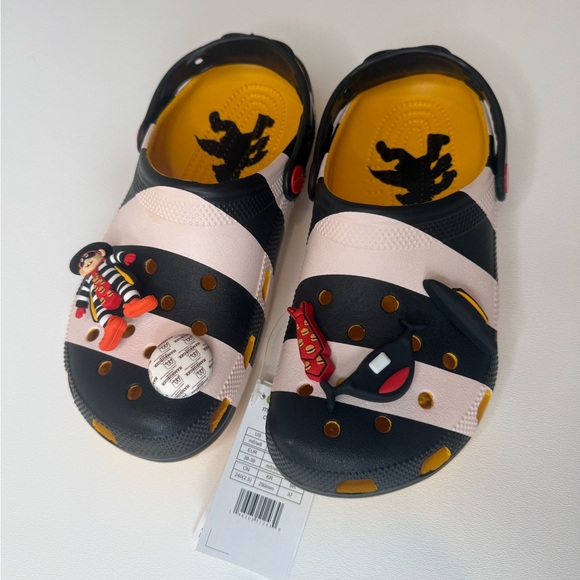 NWT McDonalds x Crocs Hamburglar Clog Sandals M6 / W8 - Picture 4 of 10
